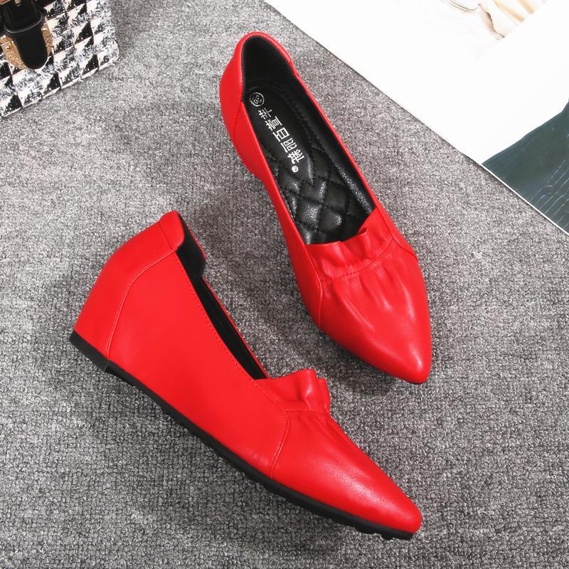 "Women's Soft Sole Wedge Heels: 2024 Spring Comfort Mid-Heel Scoop & Height-Enhancing Shoes"