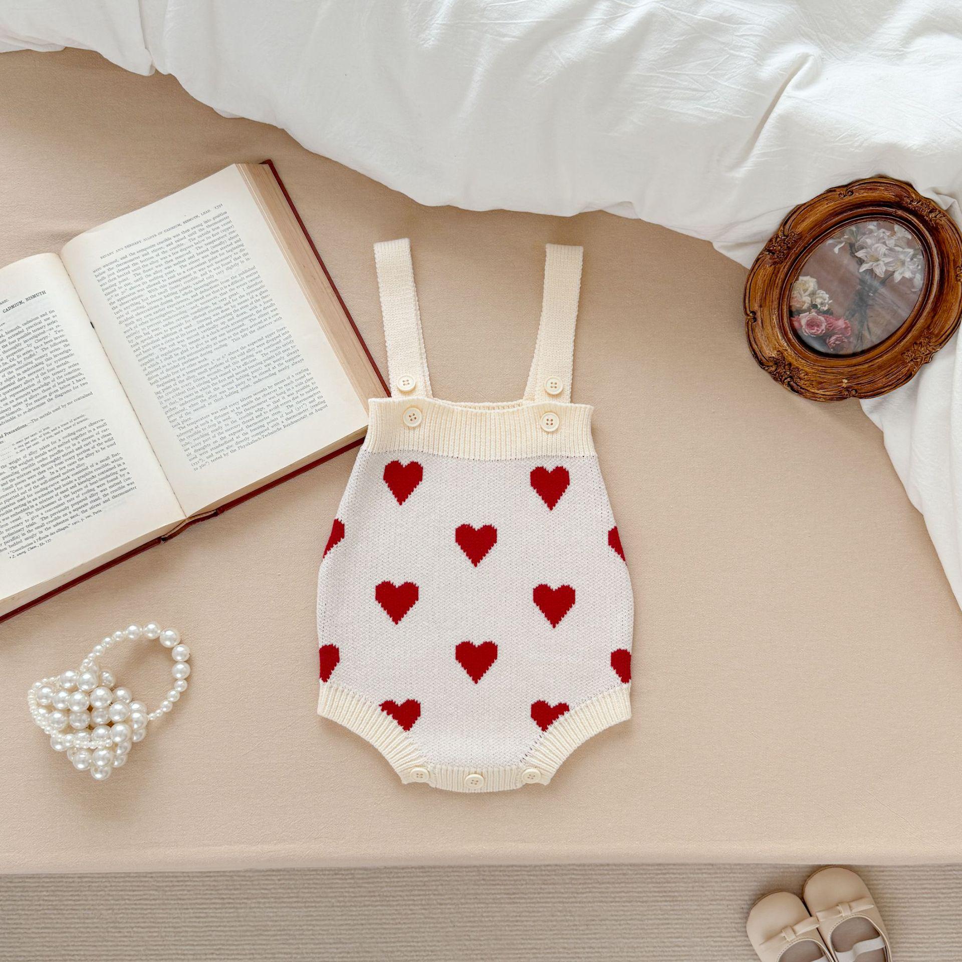 

Комплект для девочки: ромпер на бретелях и куртка с воротником Питер Пэн и сердечками - Коллекция Осень/Зима 73 cm