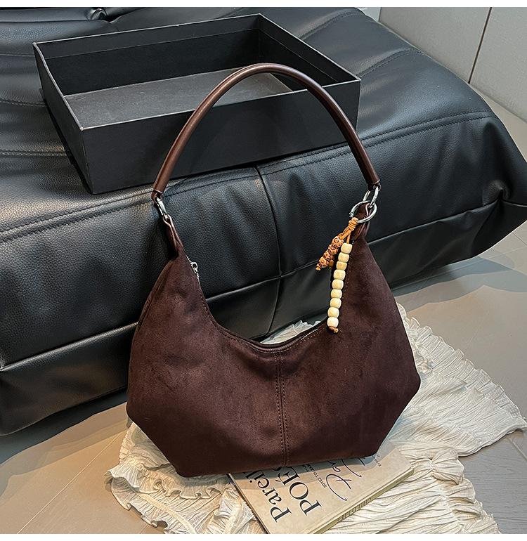 Retro niche suede underarm bag women's 2025 autumn and winter new fashion simple commuter single shoulder dumpling bag tide