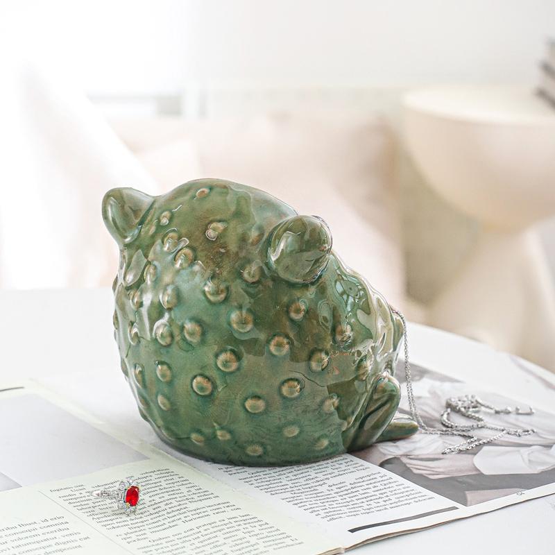 New Creative and Quirky Three Legged Frog Golden Toad Ashtray Ceramic Ashtray Multifunctional Decoration