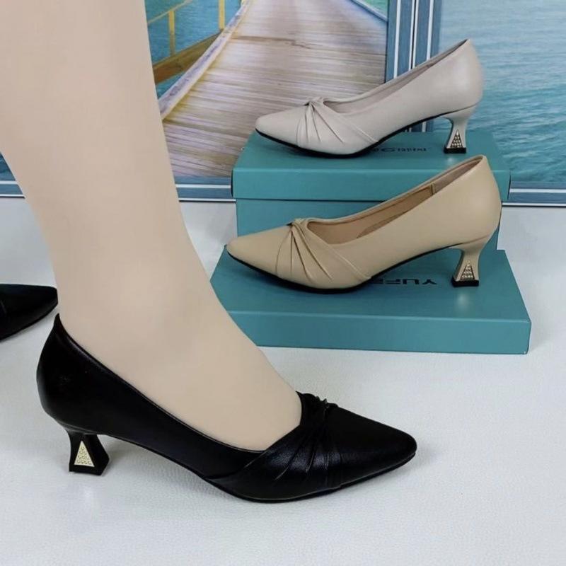 

Модная обувь на высоком каблуке показывает тонкую мягкую кожу женская 2025 весна новая остроносая рабочая обувь простой темперамент рабочая обувь 35 чёрный