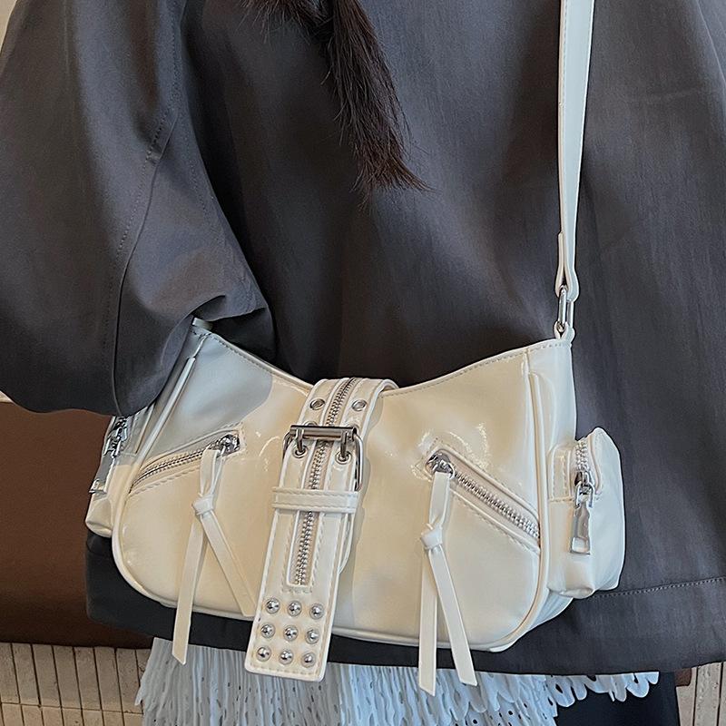 Retro sweet and cool hot girl armpit bag female 2025 autumn new high-value locomotive bag commuter shoulder handbag