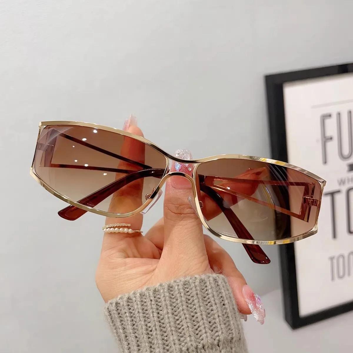 

New Vintage Sunglasses Women Men Fashion Y2K Brand Designer Black Gradient Sun Glasses Steampunk Glasses Shades Glasses Eyewear