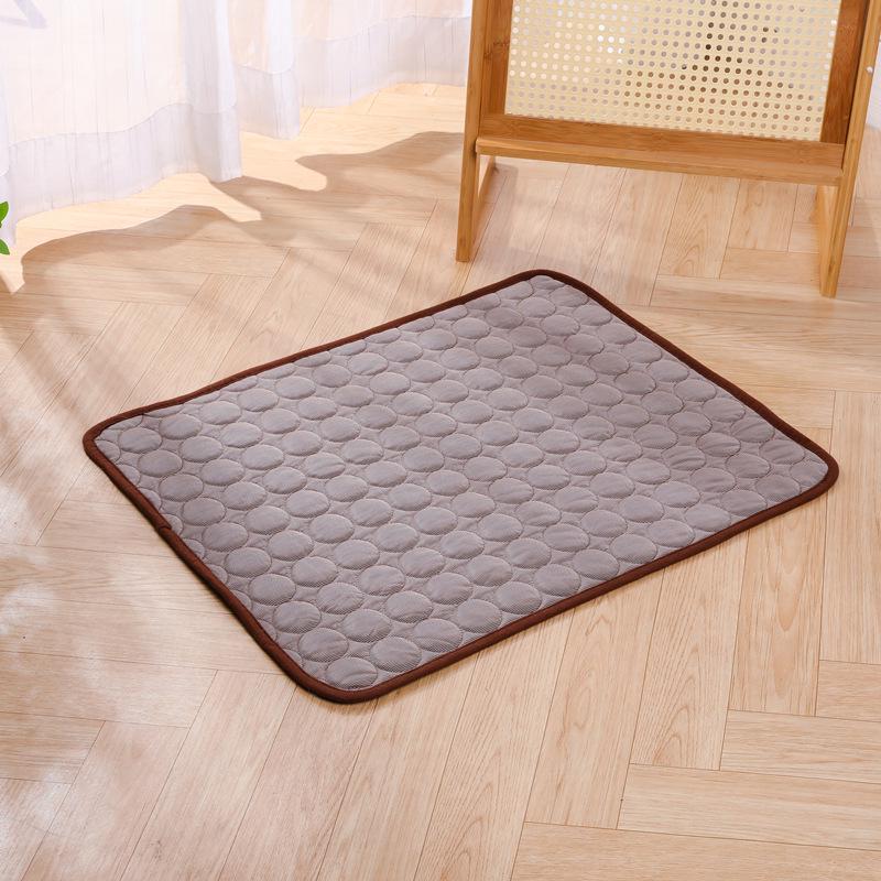 

Summer Cooling Pet Mat: Ice Silk Pad for Dogs & Cats XS (40*30cm) ~60g