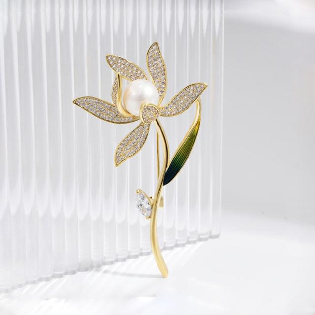

Франция Элегантные Винтажные Стразы Жемчужный Цветок Броши Для Женщин Индивидуальная Металлическая Брошь Булавки Ювелирные Изделия Подарки Роскошный Дизайнер