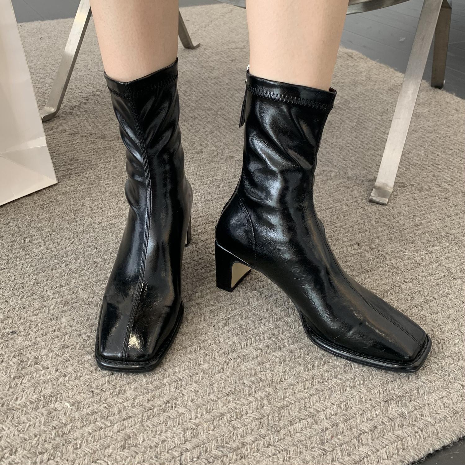 

Мода 2024 Женская Мода До щиколотки Новые Осенне-зимние Высокий каблук Короткая голень Квадратный носок Модные ботинки 39 чёрный