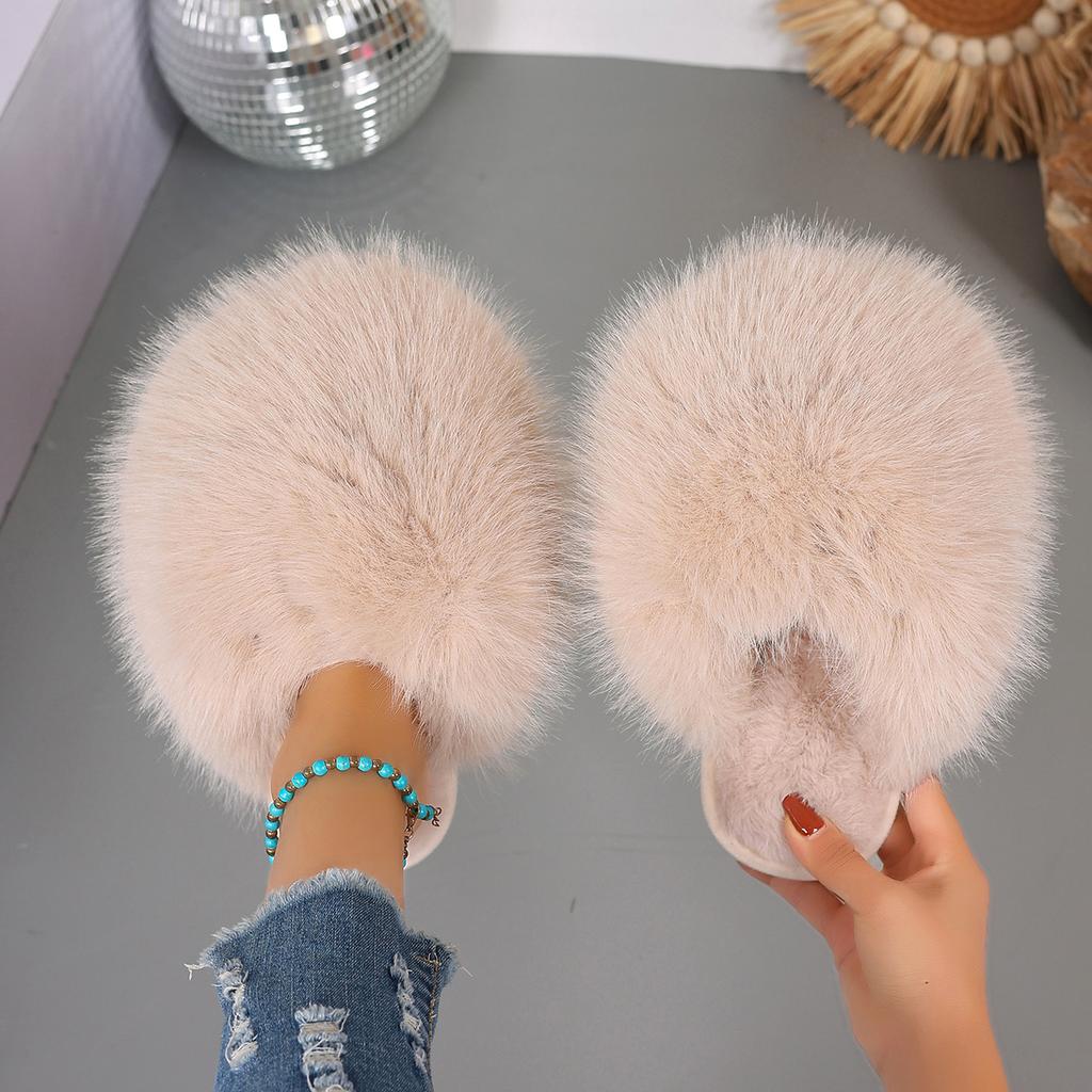 Fashion New Winter Women Fashion Fur Slippers Fluffy Cute Plush Women Luxury Outdoor Anti Slip Durable Flat Bottom Slippers Slides Women