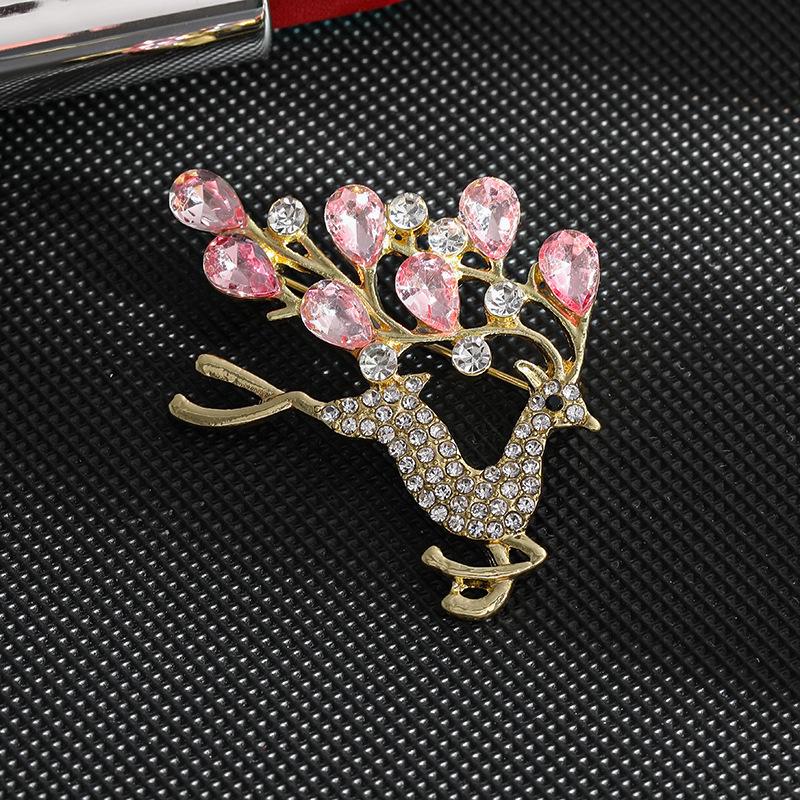 High-End Gold Deer Brooch - Unique Fashion Jewelry Accessory