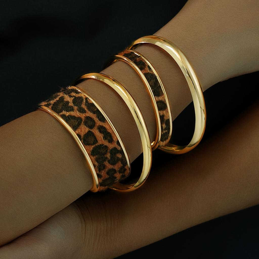17KM 4 Piece Leopard Print Free Smooth Surface Bangle Fashion Jewelry Set Women Trendy Shiny Daily Party Accessory Decorative Gift