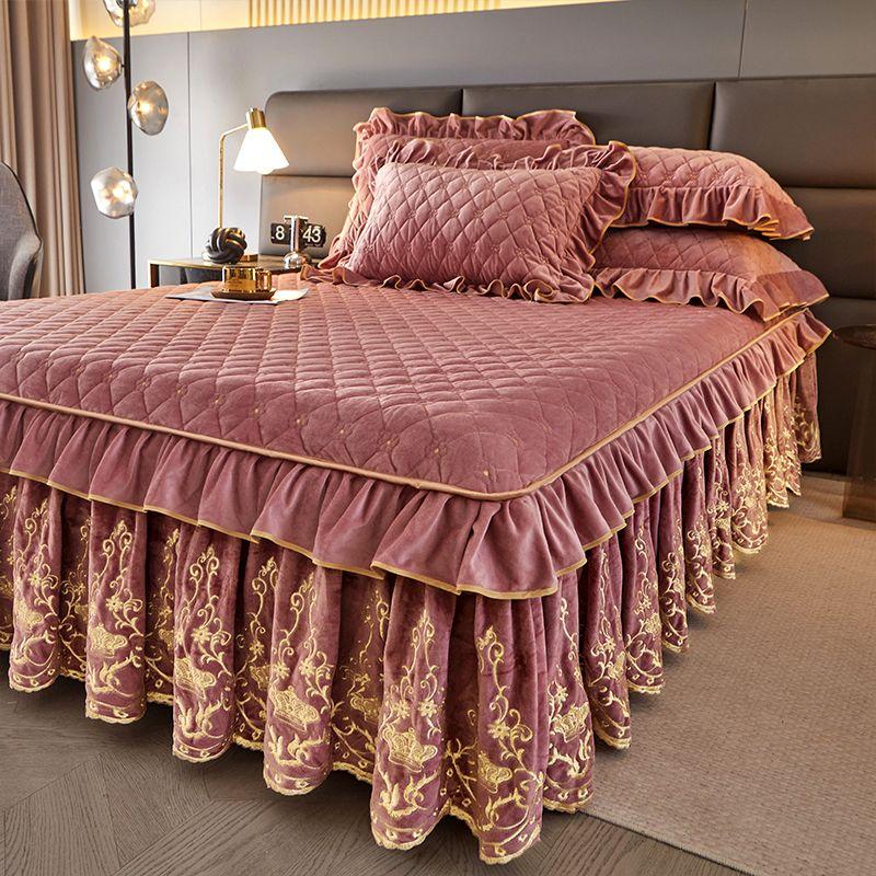 3pcs Luxurious European Quilted Crystal Velvet Bed Skirt Set with Lace Trim - Warm, Thick, Non-Slip, Includes 2 Pillow Shams and 1 Bed Skirt