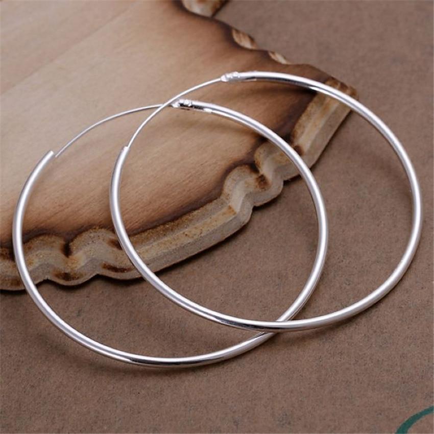 

Factory Price E042 Round Circle Smooth Girl Tone Color Earrings High Quality Fashionable Fashionable Classic Jewelry AntiallergicFashion