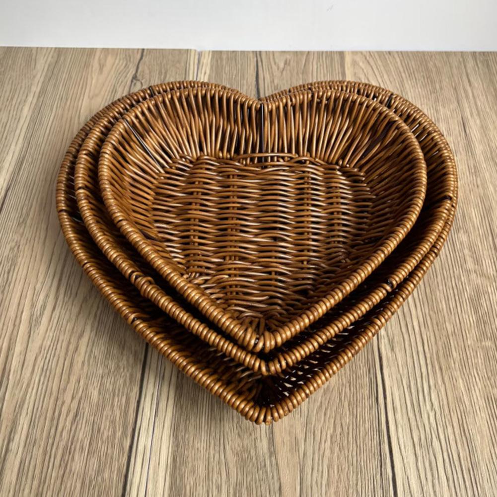 Heart-Shaped Woven Storage Basket Multi-Uses Simulation Rattan Desktop Baskets For Bread Fruit Restaurant Serving Display Basket