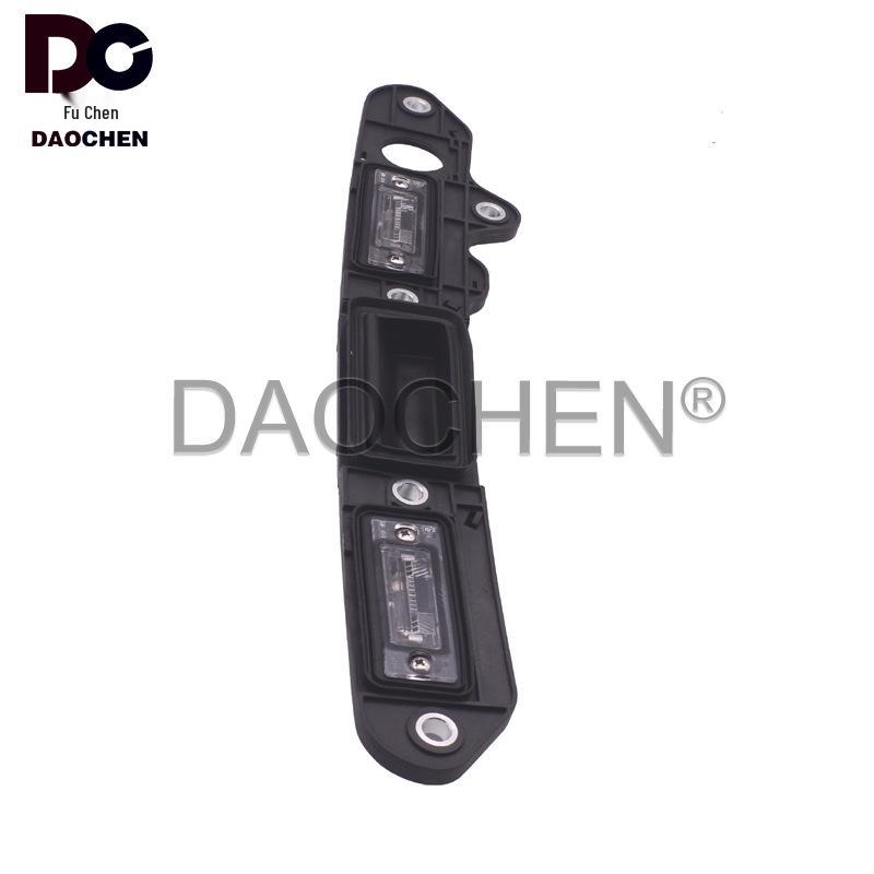 Rear License Plate Light Assembly Trunk Handle for Touran, Tiguan, Golf (1T0827574A 574L)