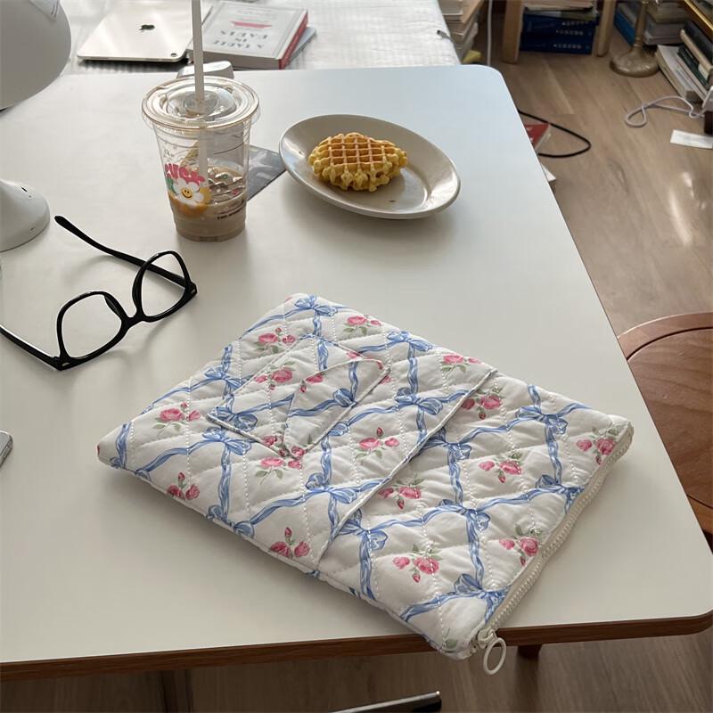 Li Shen Floral Laptop & Tablet Storage Bag