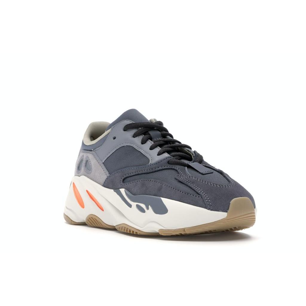 Adidas Yeezy Boost 700 Magnet Unisex Sneakers Grey FV9922