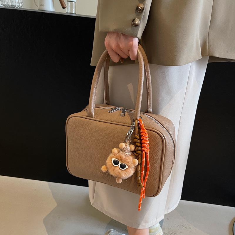 Autumn/Winter Large Capacity Niche Design Bowling Handbag - High Quality & Stylish