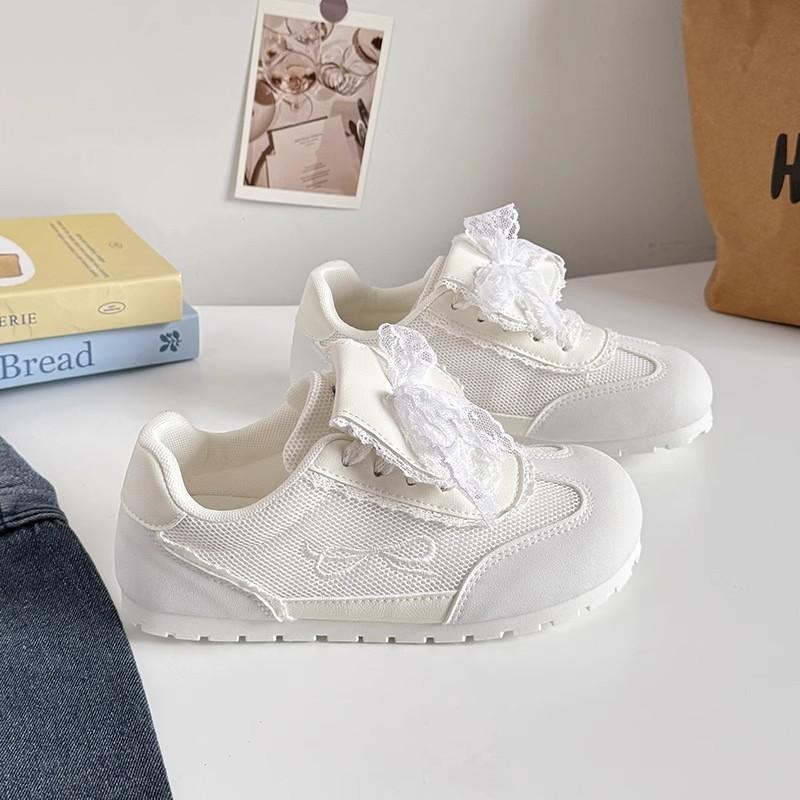 Kleine weiße Schuhe Damen Netzschuhe 2025 neu Sommer atmungsaktives Mesh weiche Sohle keine müden Füße Schnürung vielseitig zum Rock lässig