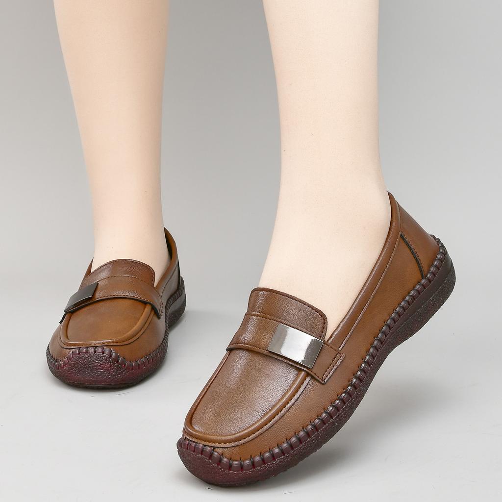 2025 casual leather shoes women's spring 2025 new one-pedal non-slip flat-bottomed comfortable mother single shoes women