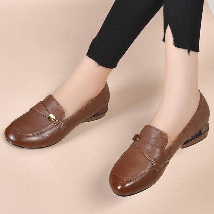 

2025 new spring round head low heel small leather shoes women s British style women s shoes soft leather flat sole shoes soft leather loafers 40