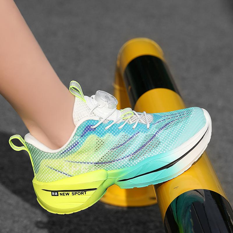 Boys' Shoes 2025 Spring and Summer New Middle-aged and Older Children's Sports Running Shoes Mesh Breathable and Lightweight Professional Running Sh
