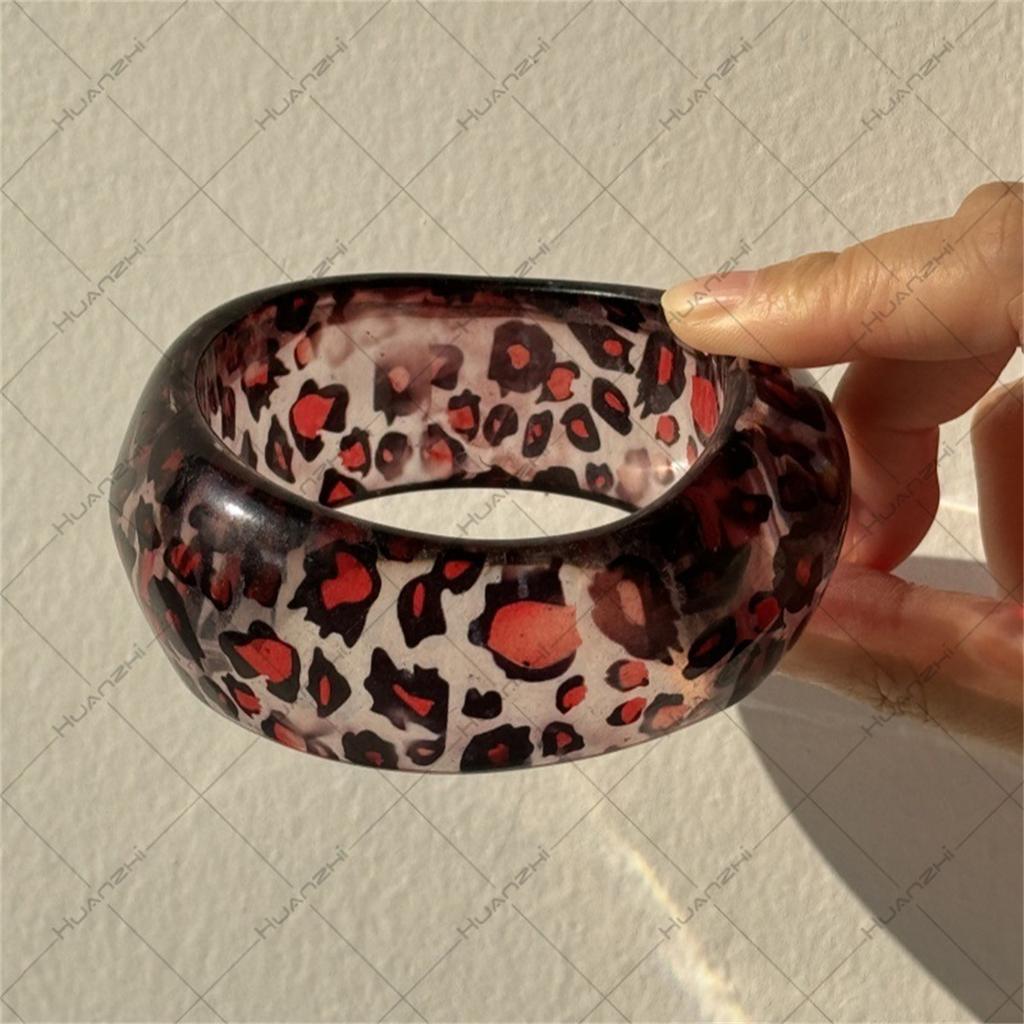 Mode Vintage Punk Leopard Schwarz Farbe Metall Armreifen Mode Hip Hop Rund Geometrisch Breite Armreifen Armbänder Handgelenk Schmuck