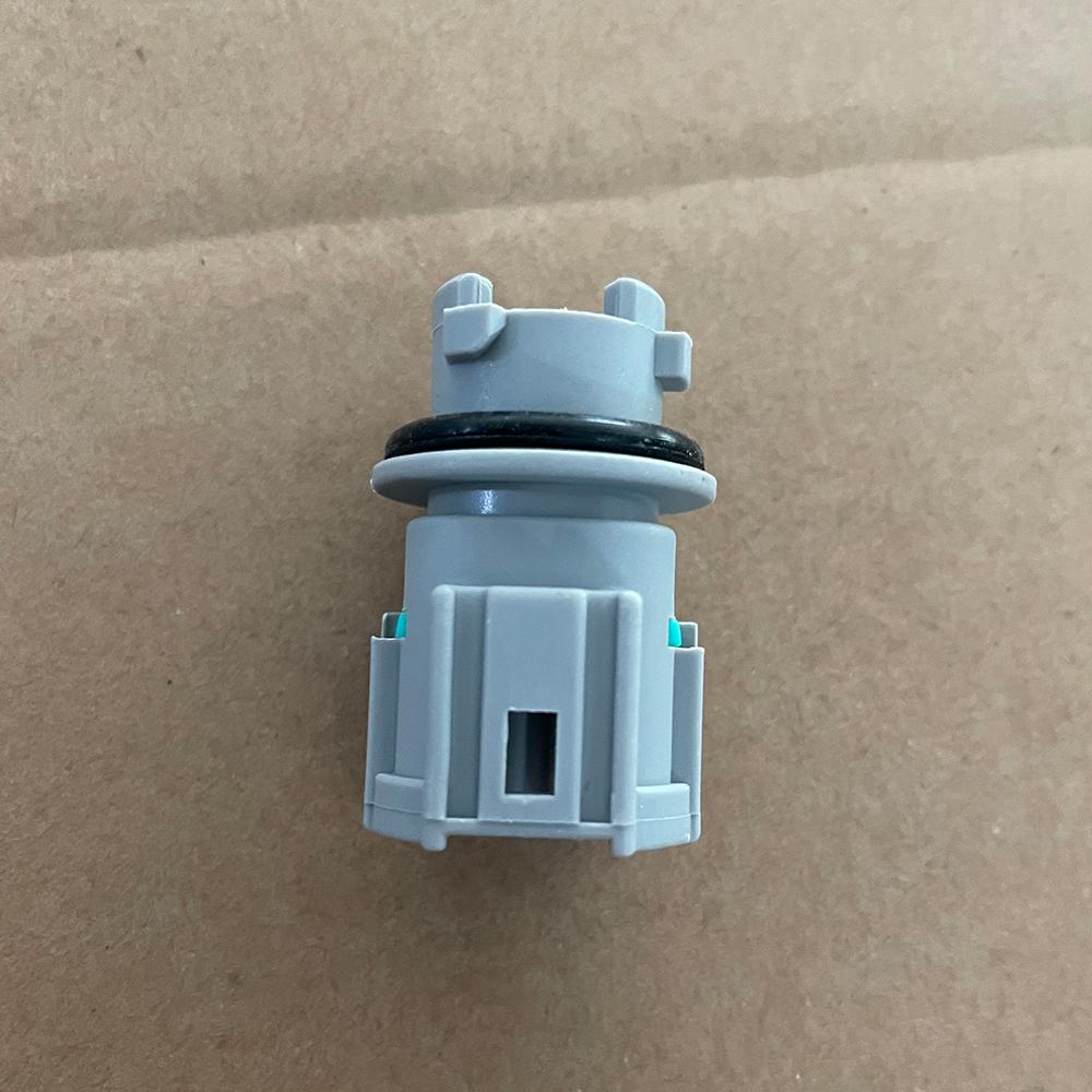 Nissan Lamp Bulb Socket 26250-70F00 (2pcs)