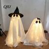 Minimalistický sváteční stolní doplněk Halloweenská dekorace duch, Strašidelná síťovina s flitry s čarodějnickým kloboukem/mašlí, Skládací stojící ozdoba Malý stolní