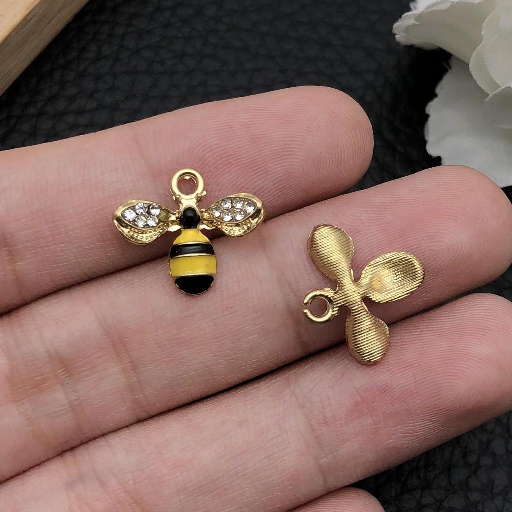 Drip Oil Bee Honey Pot Pendant Keychain Accessory
