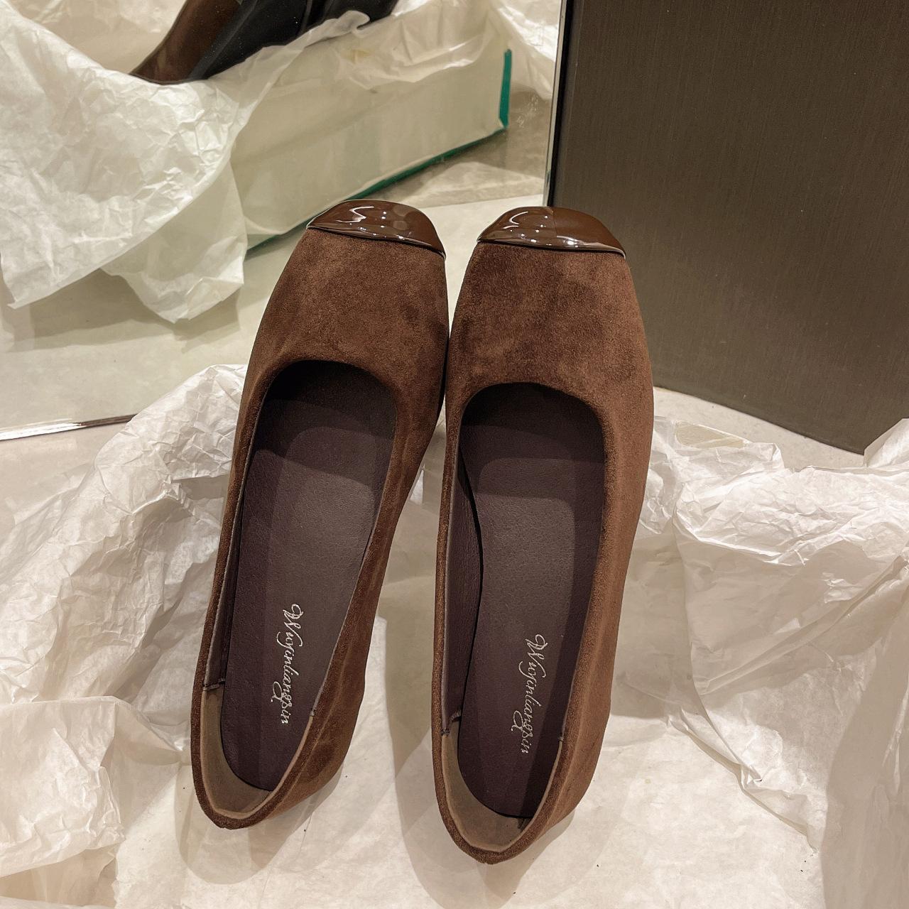 

Туфли Fairy нежные одинарные туфли замшевые с мелким горлом весна 2025 новые мягкие плоские подошвы одна педаль универсальные туфли Doudou женские 40 темно-коричневого