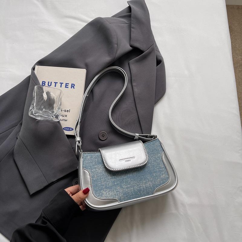 Small bag women's summer new fashion versatile messenger bag shoulder underarm small square bag