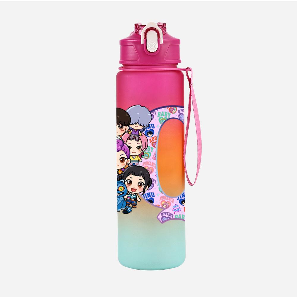 26 Lettere Inglesi K-Pop Demon Hunters Stampato 750ml Borraccia Grande Capacità Tazza da Bere Portatile Sport all'Aperto Tazza da Acqua Regalo per Bambini