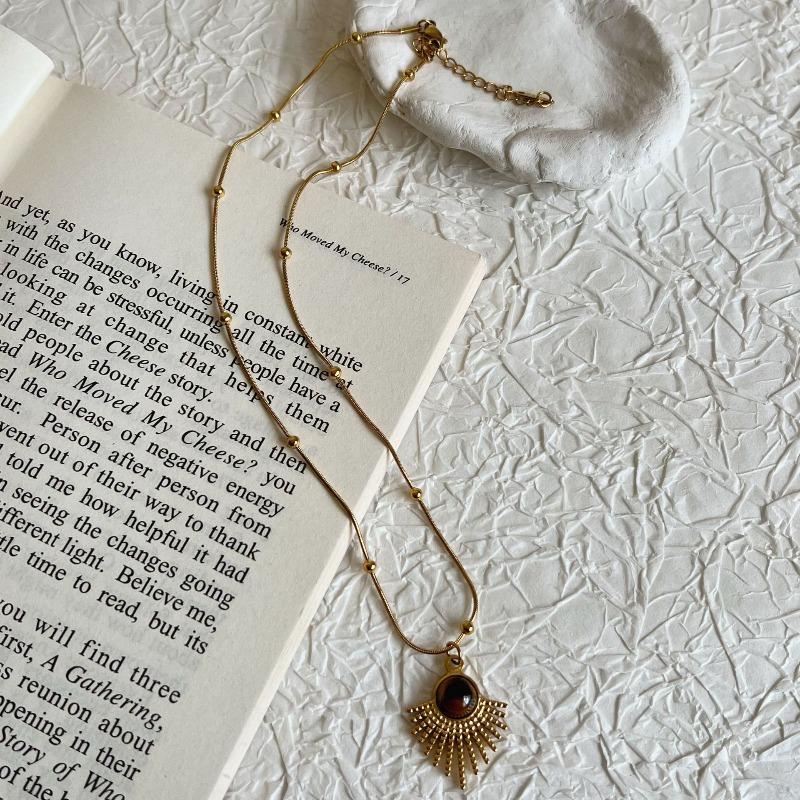 Tiger-eye Stone Pendant Necklace, Sunflower Pendant, Luxury and Niche Titanium and Steel Chain, Non-fading Sweater Chain