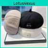Süßer Bär Bestickte Baskenmütze für Damen Herbst Winter Warmes Modeaccessoire