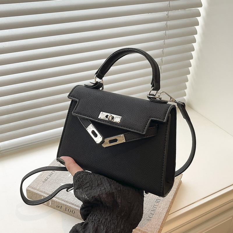 Ausgehen Handtasche Damen 2025 neue Umhängetasche High Sense Herbst und Winter beliebt super angesagt Schultertasche kleine quadratische Tasche