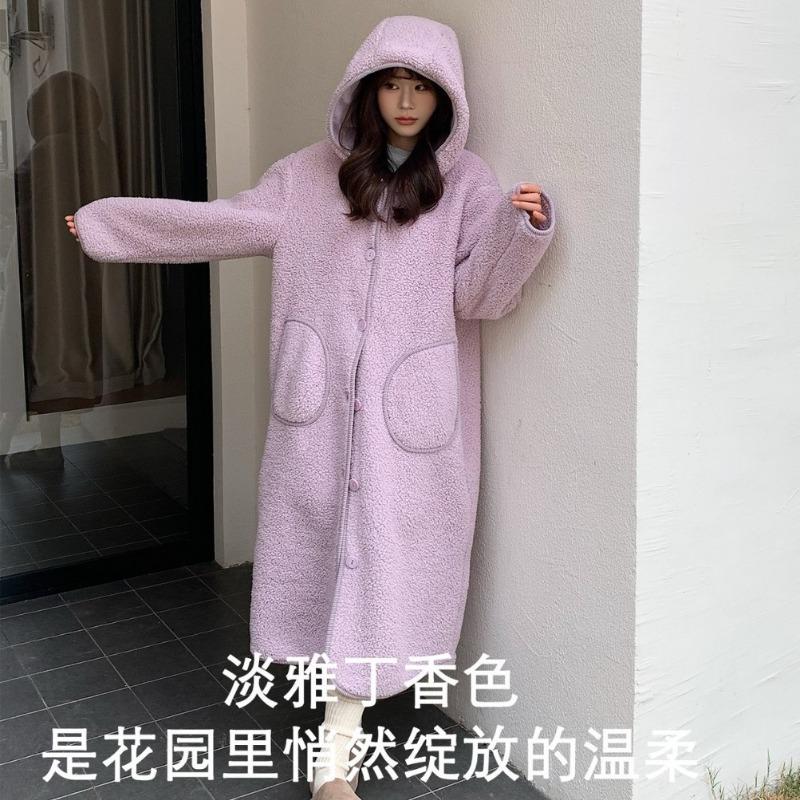 1 New lamb wool loungewear in autumn and winter, large nightgown, loose and thickened, warm and healing, can be worn outside with a hat.