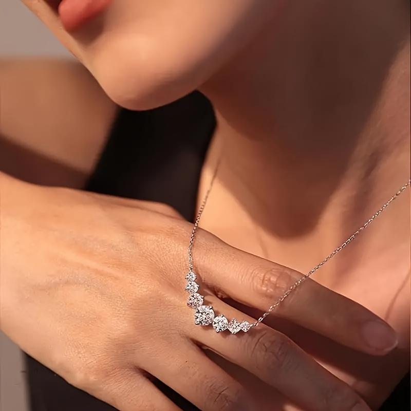 S silver pendant necklace with moissanite, stylish and elegant, suitable for engagement, wedding, anniversary, and Mother's Day celebrations