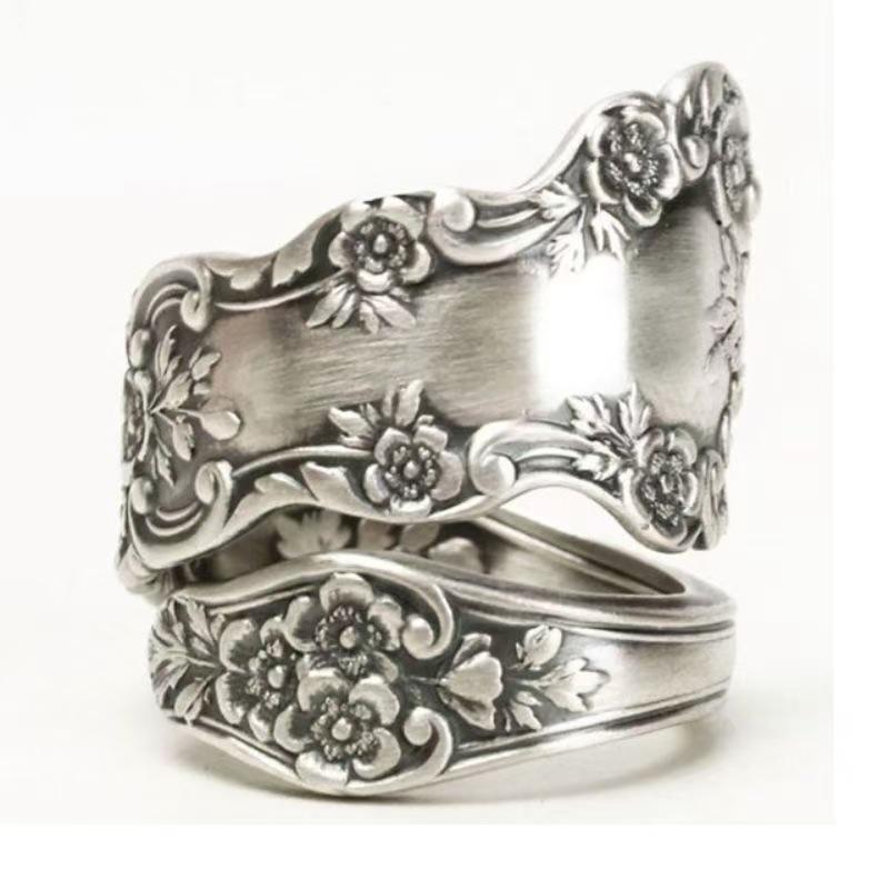 Hot-Selling Women's Dark Flower Engagement Ring: Blooming Floral Design, Perfect Christmas Gift