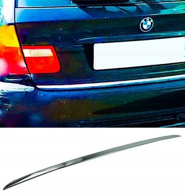 BMW 3 E46 Estate - Acabamento cromado do porta-malas - Destaque da porta traseira - Detalhe traseiro do carro premium - Afinação da porta traseira com intensificador de brilho