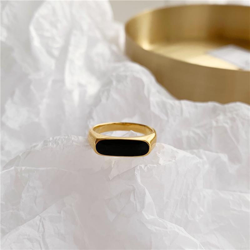 Glossy Shell Titanium Steel Index Finger Ring - Women's Trendy Korean Style with Retro Personality and Mother-of-pearl Design.
