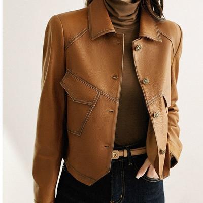 Chique korte herfstjassen voor dames, perfect voor herfstoutfits