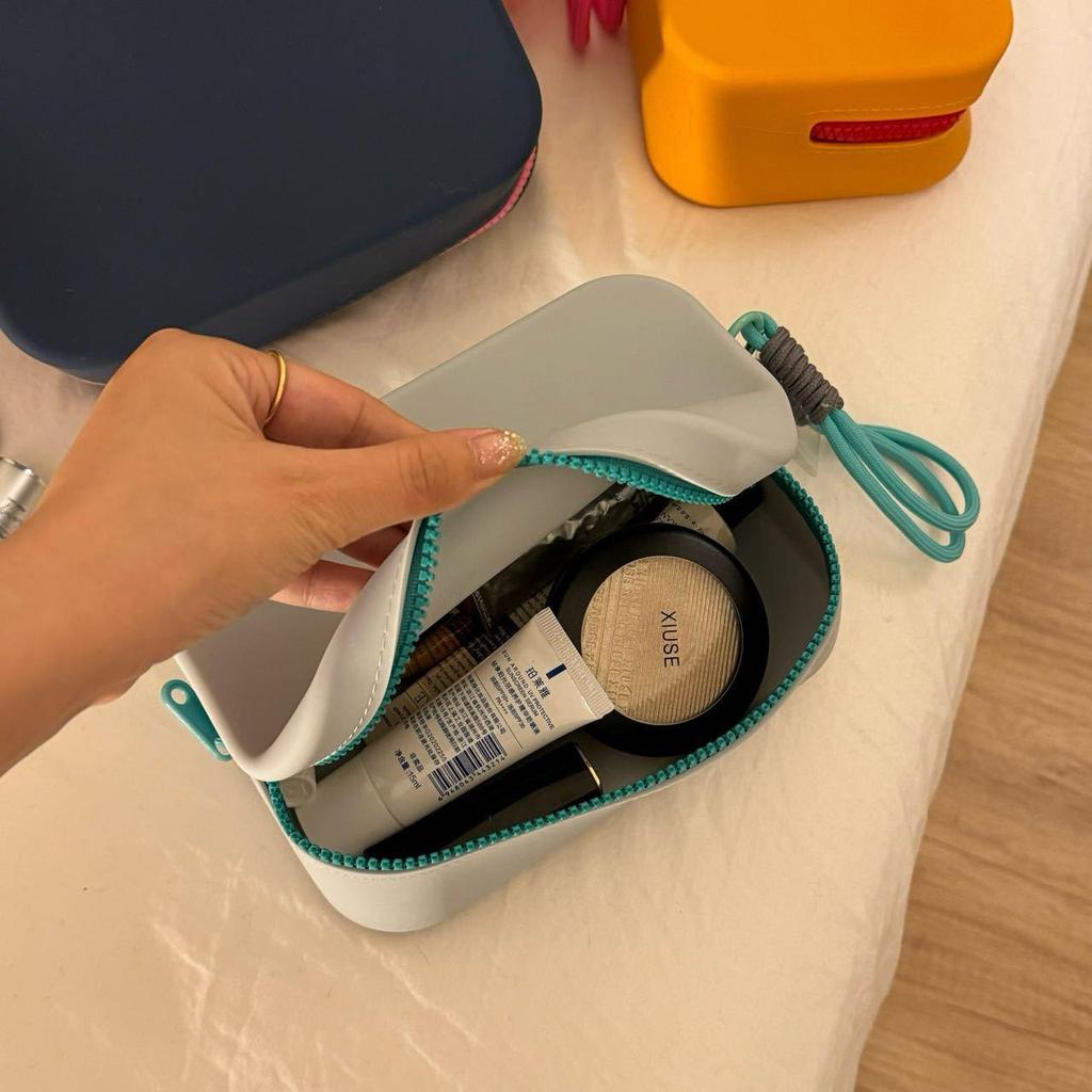 2024 Large Waterproof Silicone Cosmetic and Travel Bag for Jewelry and Toiletries