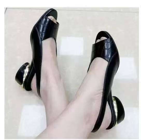 Sandály dámské střední podpatek silný podpatek léto nové měkká kůže chladné pantofle na nošení rybí tlama velká velikost dámské boty