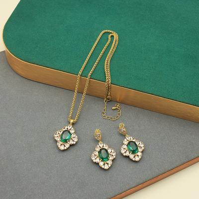 Italiaanse Klassieke Set Smaragd Zirkoon Oorbellen Ketting Set Middeleeuwse Sieraden High-End Lichte Luxe Sieraden