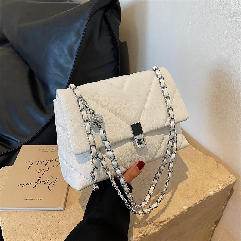 Rhombus chain women's bag new versatile messenger bag high-end shoulder armpit bag