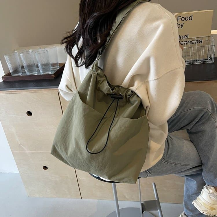 Sac fourre-tout en nylon à cordon de serrage grande capacité sac à bandoulière pour femme