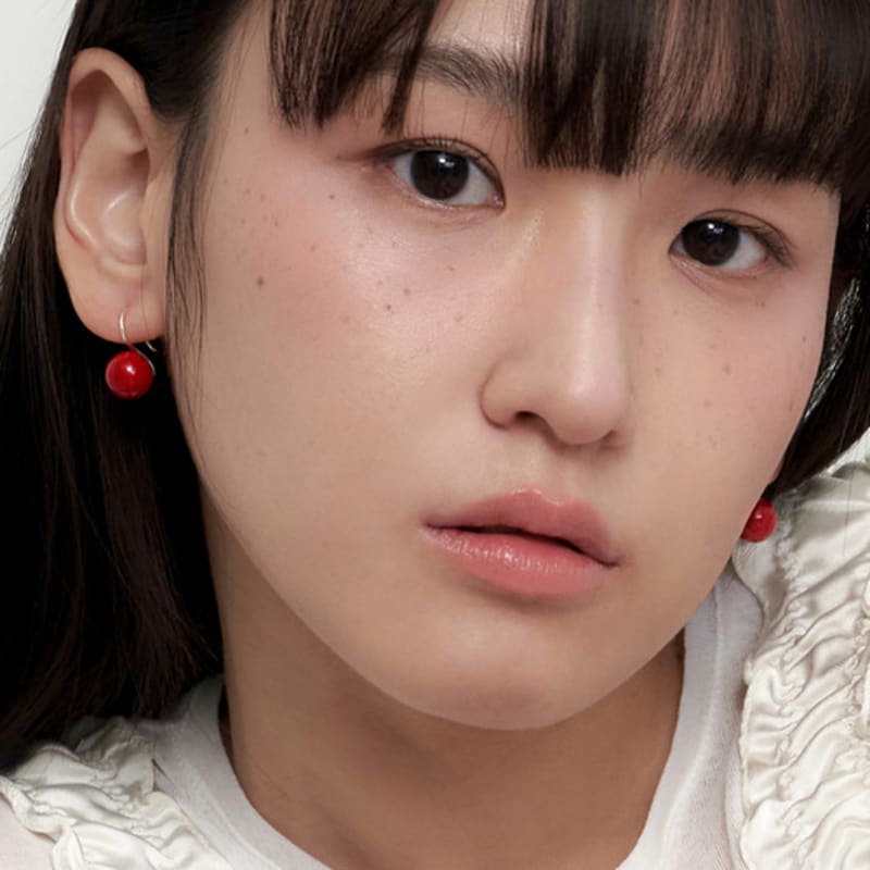 geegee [silver925] red ball hook earring