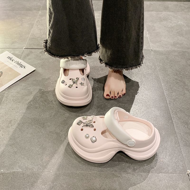 2025 niche light luxury rhinestone hole shoes women's muffin soft-soled casual cool slippers versatile and comfortable bag head cool slippers
