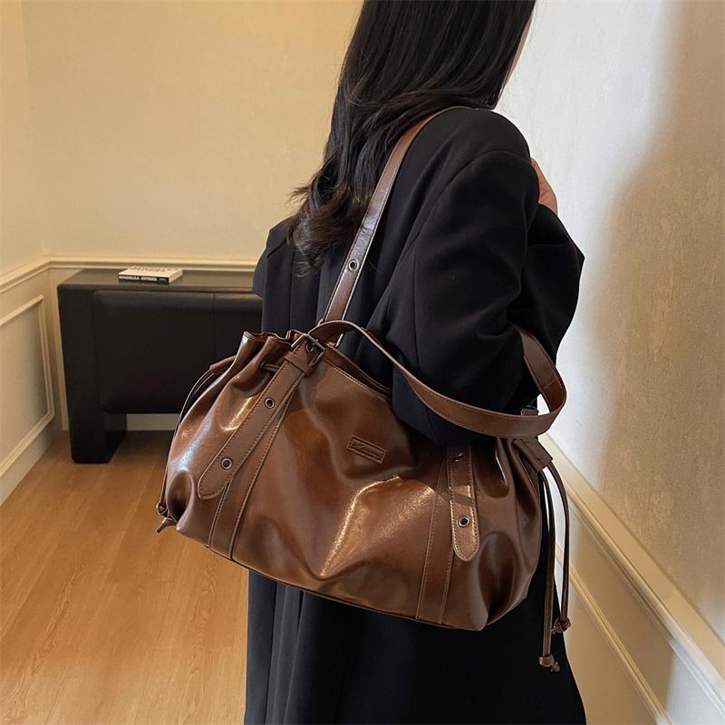 Casual Soft Leather Shoulder Bag Large Capacity Solid Color Commute Bag Multifunctional Minimalist Tote Bag For Women