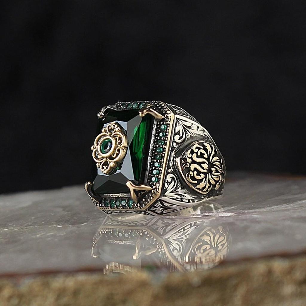 European & American Geometric Black Oval Acrylic Men's Retro Crown Ring