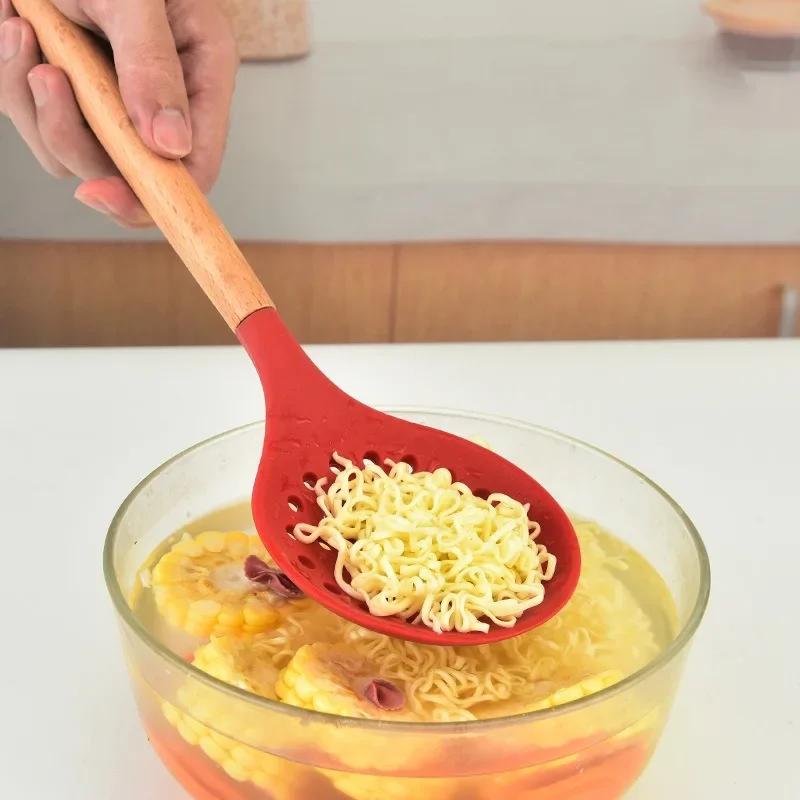 Kochen Silikon Sieb Lebensmittel Antihaft Hitzebeständig Holzgriff Abtropfsieb Löffel Schaumlöffel Sieb Kochen Küchenwerkzeuge